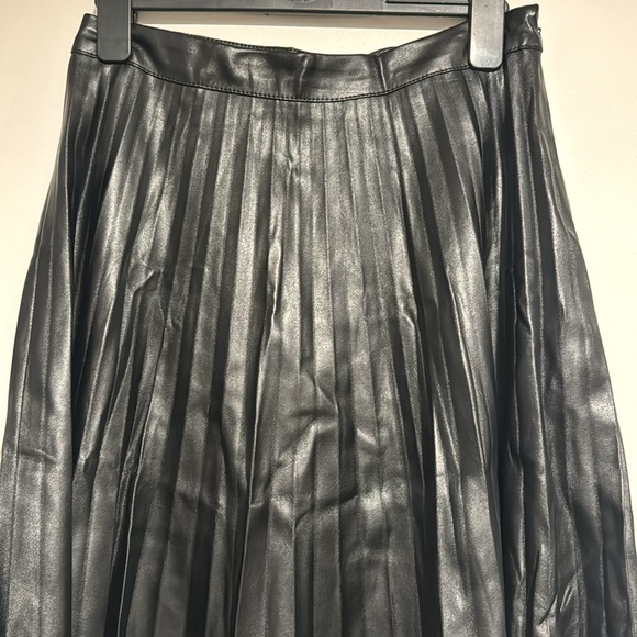 PU Leather Pleated Skirt - Picture 4 of 6